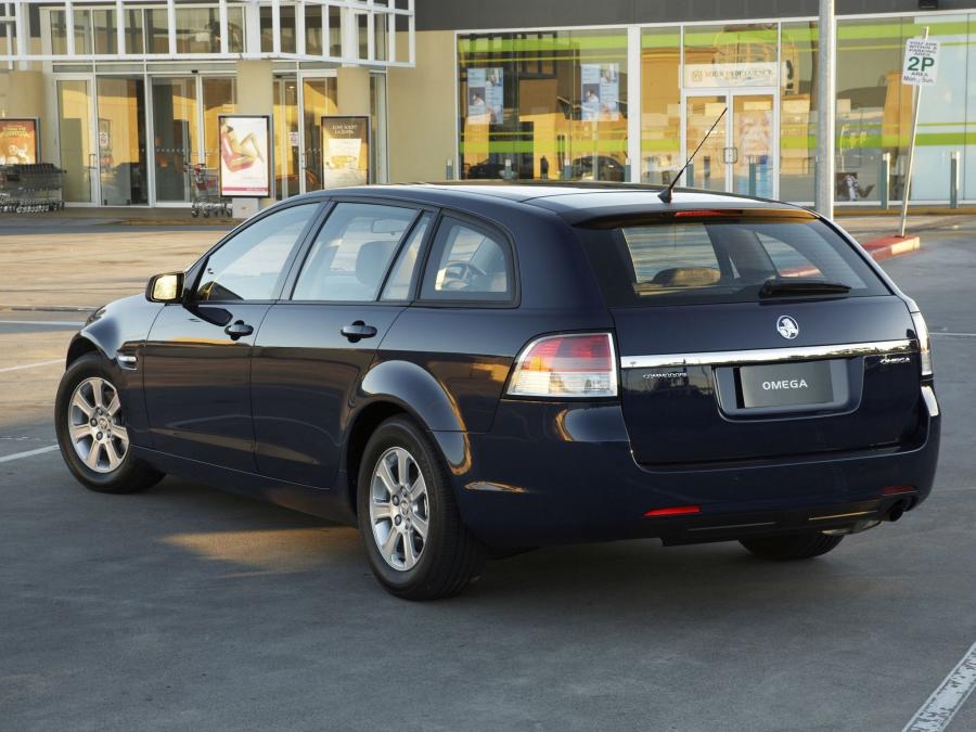  Holden Commodore Omega Sportwagon 2008 года  (фото 2 из 12)